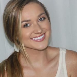 Meet your Posher, Abbie